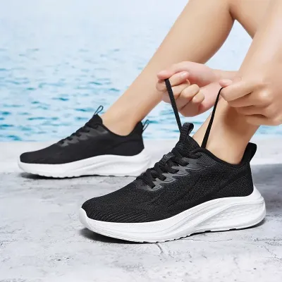 COUPLE FLY-KNIT SHOES